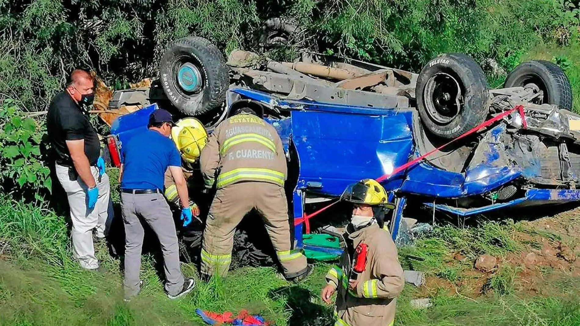 bomberos rescatan un cuerpo